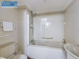 BATHROOM- click for photo gallery